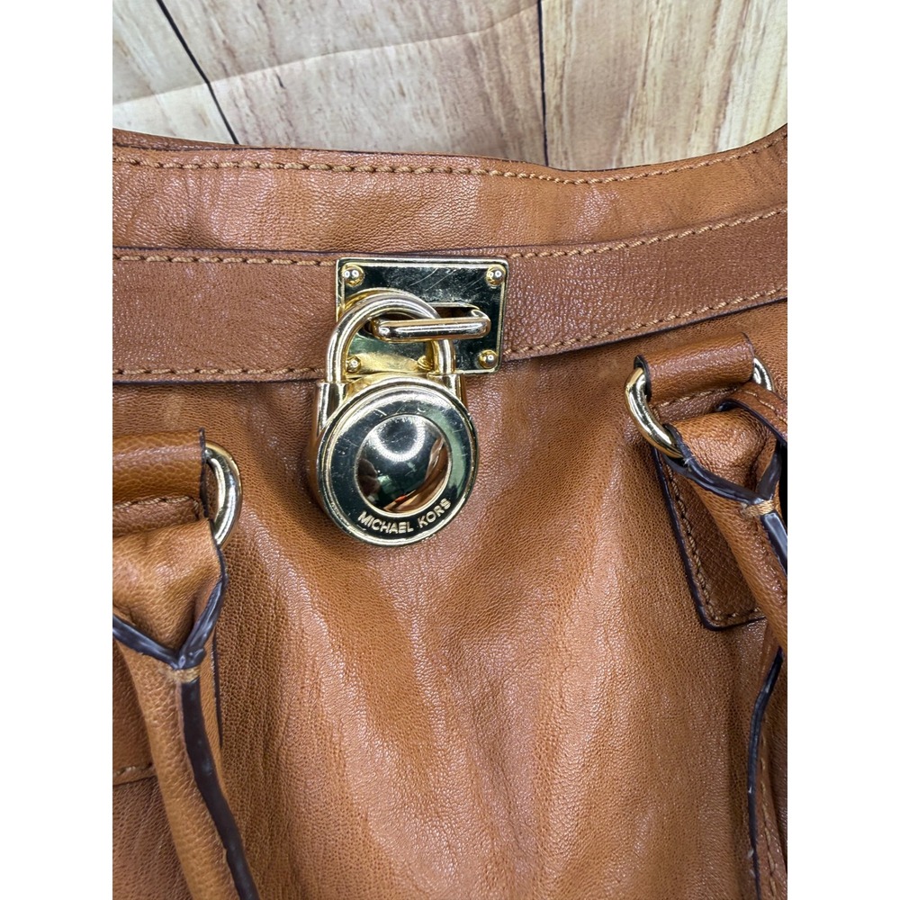 Michael Kors Hamilton Tan Leather Tote Bag and Matching Wallet Set Gold Hardware - Picture 4 of 16